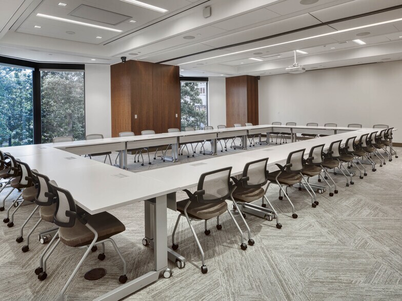 More Photos Of 2001 Ross Ave, Dallas Office For Lease