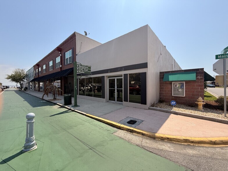More Photos Of 21 Main St, Titusville General Retail For Sale