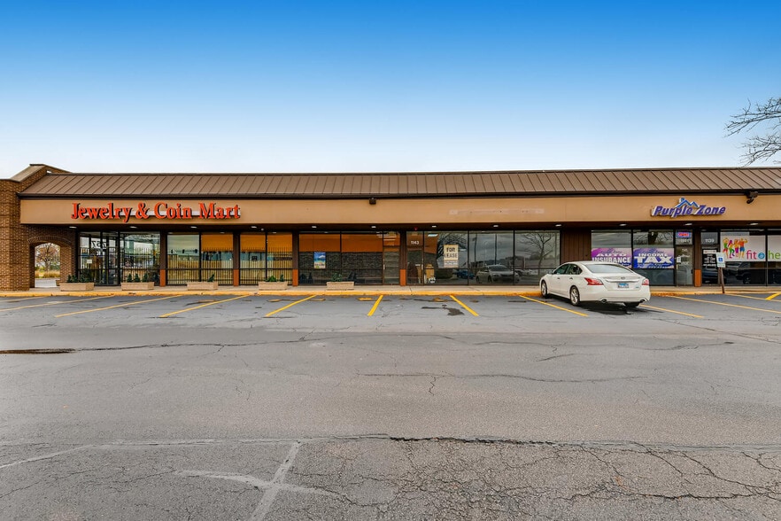 More Photos Of 1049-1093 N Salem Dr, Schaumburg Unknown For Lease