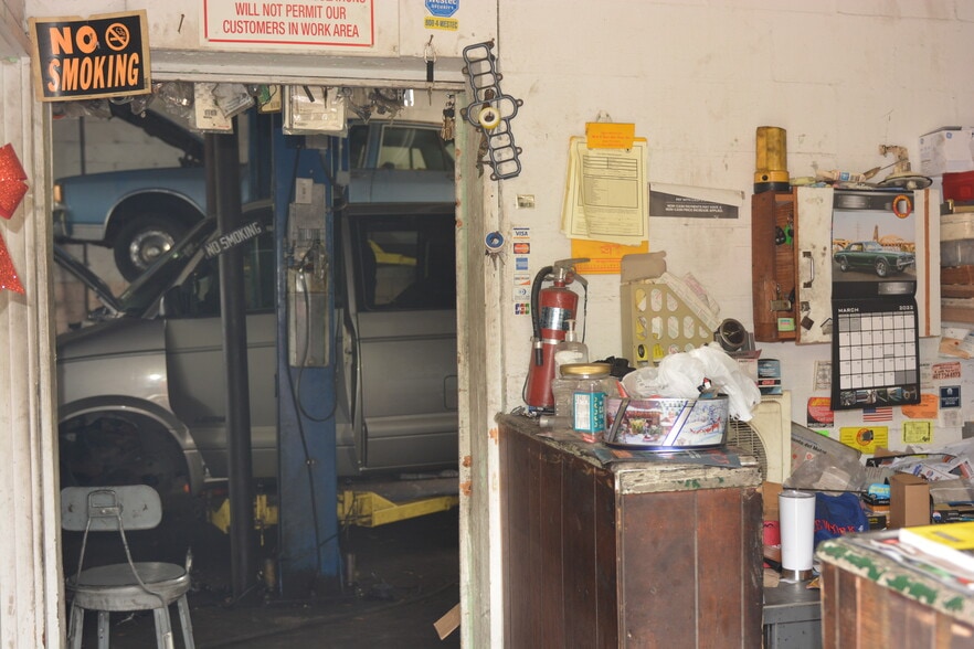 More Photos Of 800 S Adelle Ave, Deland Contractor Storage Yard For Sale