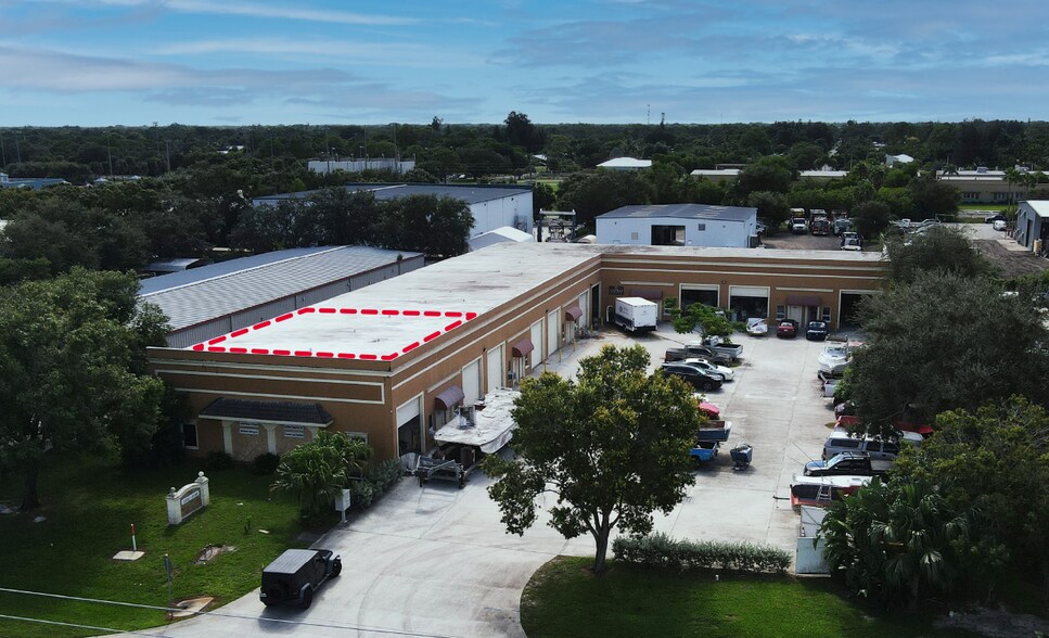 More Photos Of 3330-3382 SE Gran Park Way, Stuart Warehouse For Lease