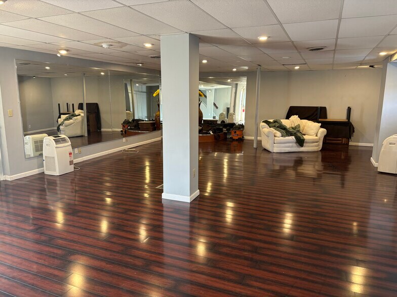 More Photos Of 447 Route 38 W, Maple Shade Township Freestanding For Sale