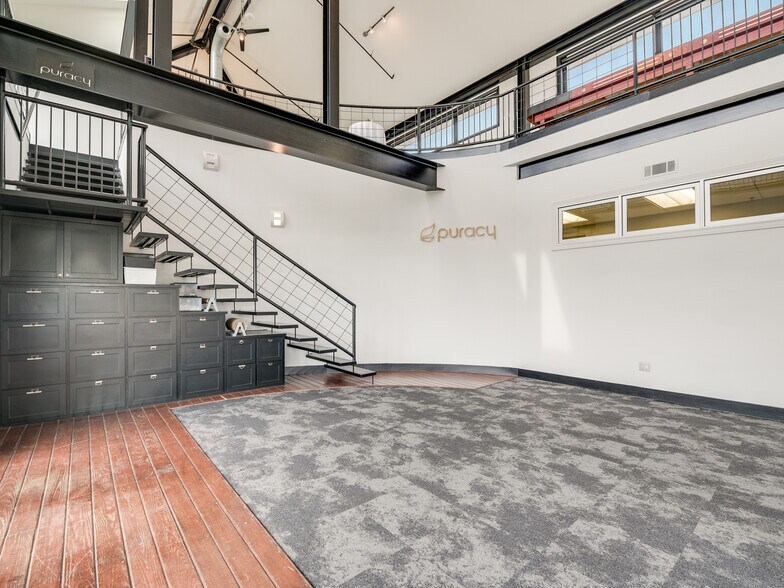 More Photos Of 6836 Bee Caves Rd, Austin Office For Lease