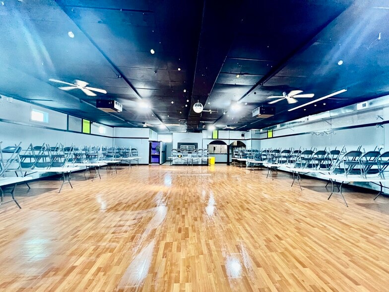 More Photos Of 5400 E 12th St, Kansas City Freestanding For Sale