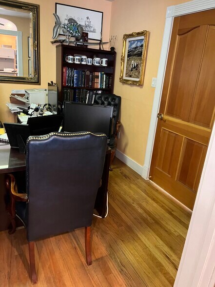 More Photos Of 137 Mt Rose St, Reno Office Residential For Lease