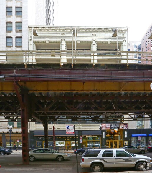 More Photos Of 17 N Wabash Ave, Chicago Office For Sale