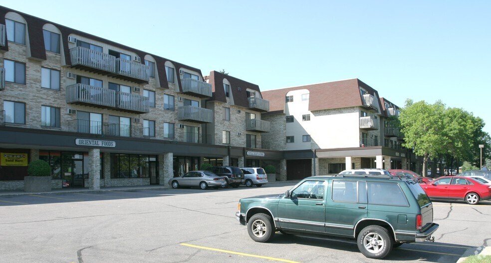 More Photos Of 3902-3938 Cedar Grove Pky, Eagan Storefront Retail Residential For Lease