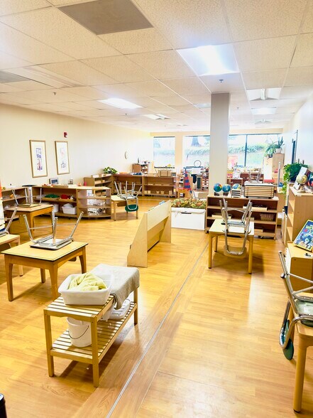 More Photos Of 7215 Corporate Ct, Frederick Office For Lease