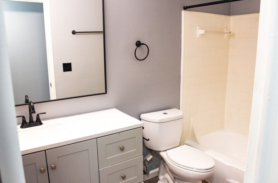 More Photos Of 21516 Dequindre Rd, Warren Apartments For Sale