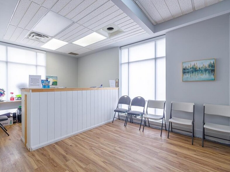 More Photos Of 4796 Victoria Ave, Niagara Falls General Retail For Sale