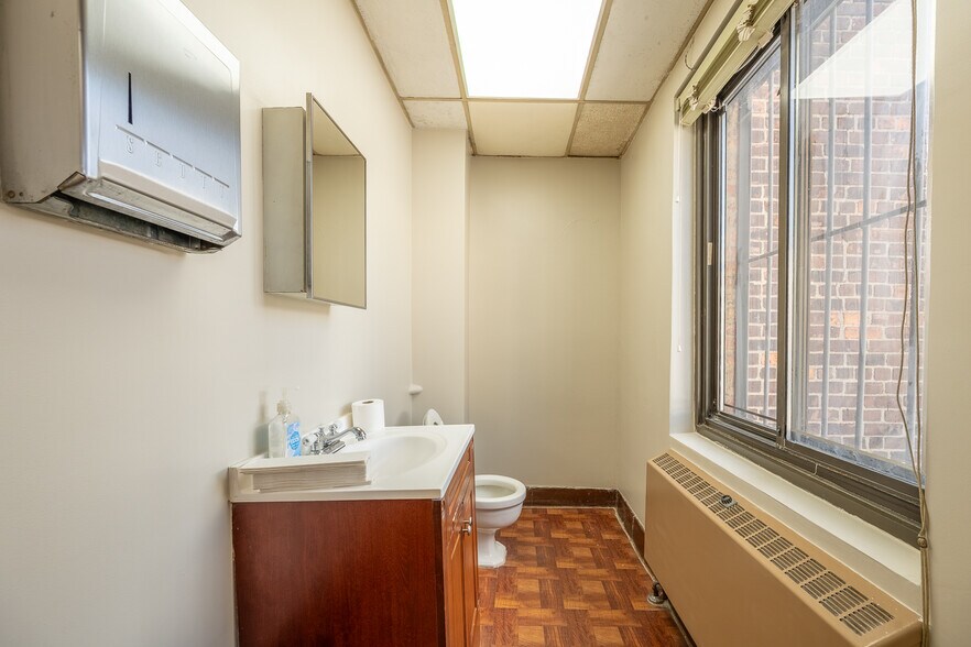 More Photos Of 4332 33rd St, Long Island City Industrial For Sale