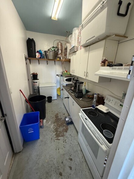 More Photos Of 94b Montréal rd, Ottawa Storefront For Lease