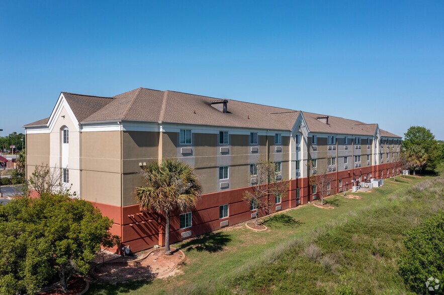 More Photos Of 110 Willie Lee Pky, Warner Robins Hotel For Sale