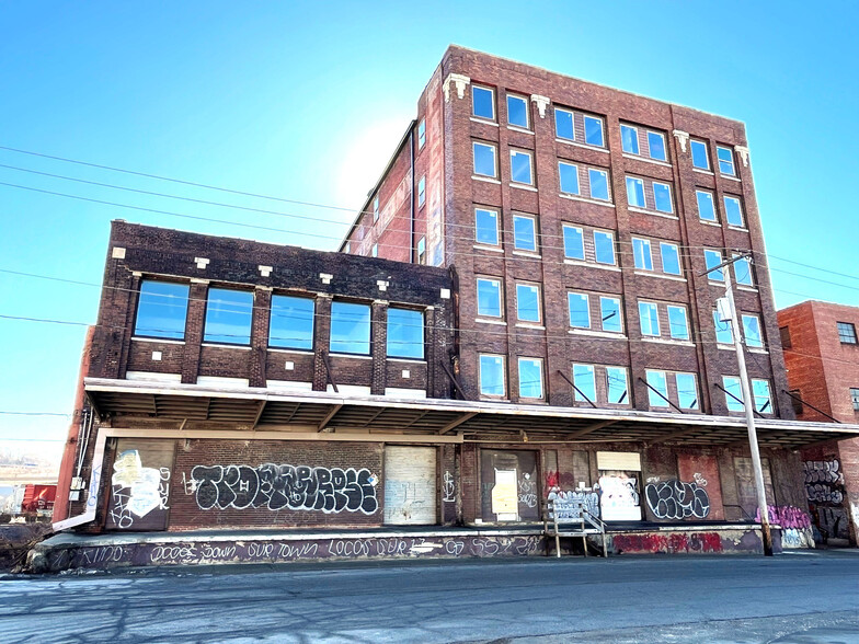 Primary Photo Of 1127 W 8th St, Kansas City Warehouse For Lease