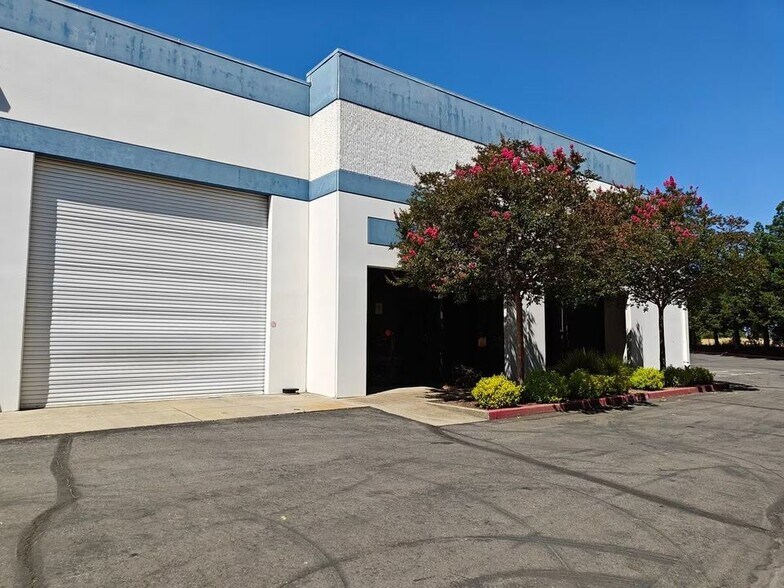 More Photos Of 11419 Sunrise Gold Cir, Rancho Cordova Warehouse For Lease