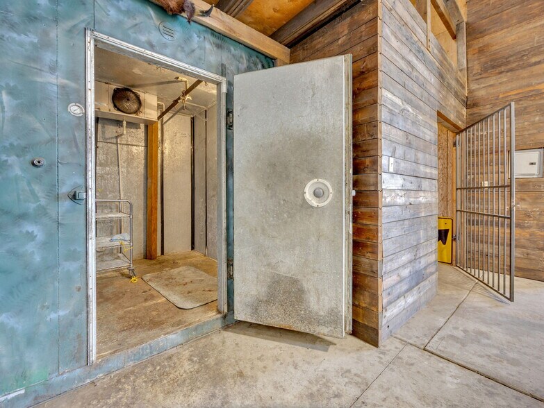More Photos Of 44434 SE Coalman Rd, Sandy Light Manufacturing For Sale