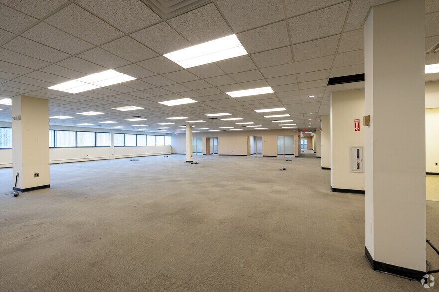 More Photos Of 645 Martinsville Rd, Bernards Township Office For Sale