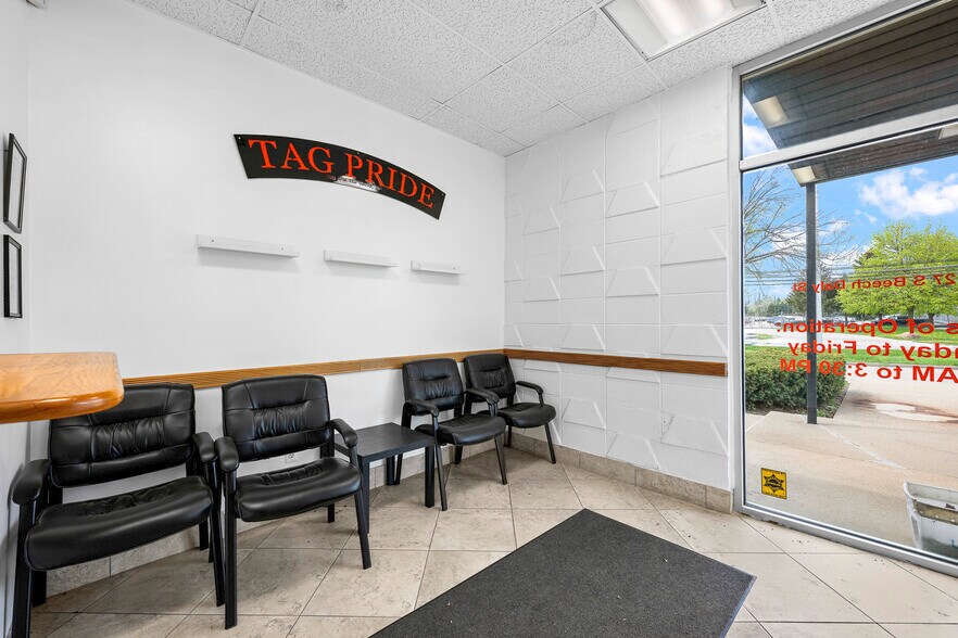 More Photos Of 2727 S Beech Daly Rd, Dearborn Heights Warehouse For Sale