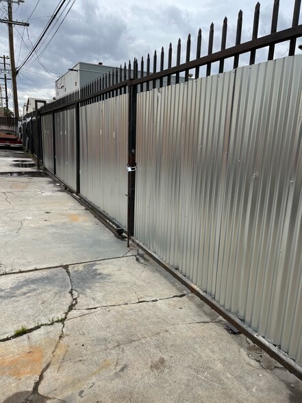 More Photos Of 1470-1472 Cota Ave, Long Beach Warehouse For Sale