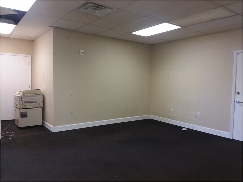 More Photos Of 2109 E Palm Ave, Tampa Loft Creative Space For Lease