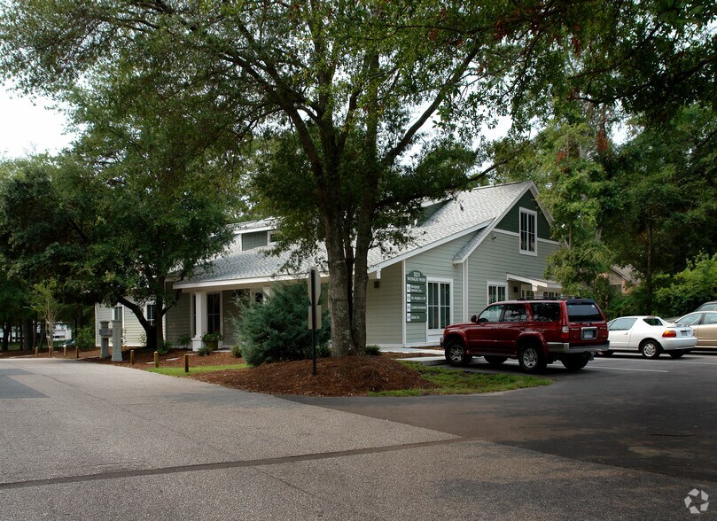 More Photos Of 321 Wingo Way, Mount Pleasant Office For Lease