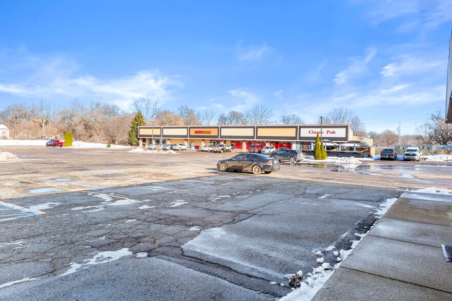 More Photos Of 16209-16235 S US 27, Lansing Unknown For Lease