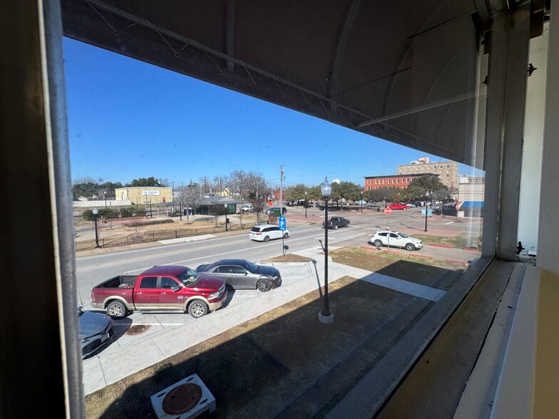 More Photos Of 307 S Main St, Bryan Loft Creative Space For Lease