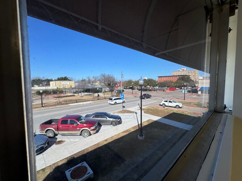 More Photos Of 307 S Main St, Bryan Medical For Lease