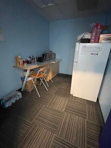 More Photos Of 8131 Ritchie Hwy, Pasadena Freestanding For Lease