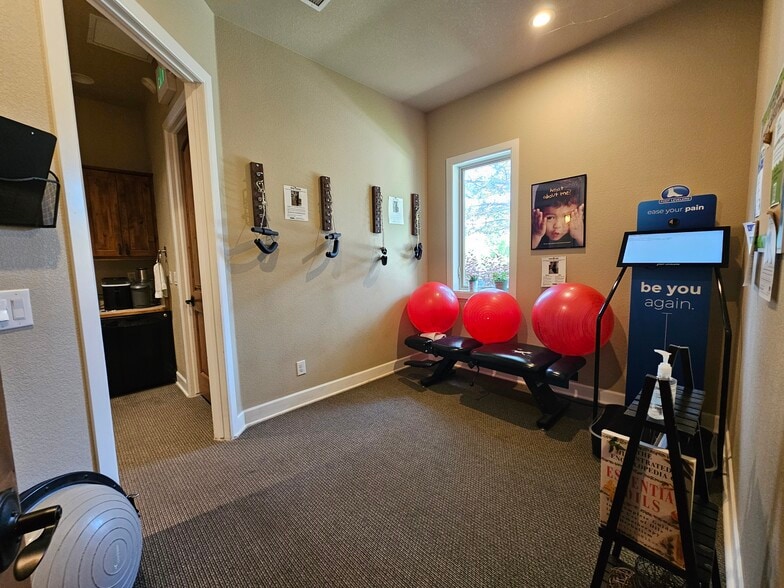 More Photos Of 8081 Shaffer Pky, Littleton Medical For Sale