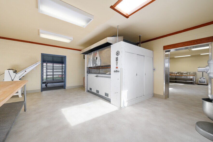 More Photos Of 212 NE D St, Willamina Food Processing For Sale