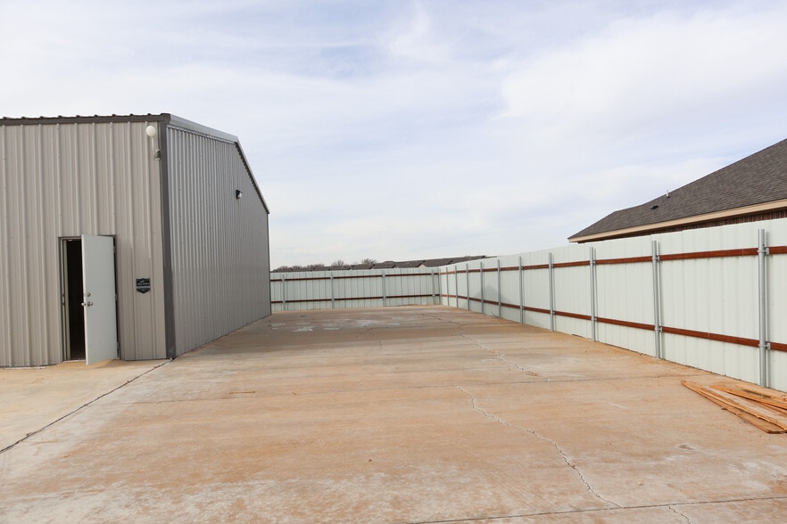 More Photos Of 6636 Canyon Dr, Amarillo Warehouse For Sale