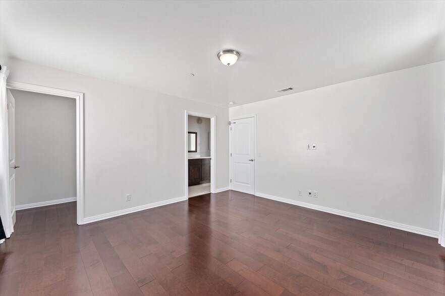 More Photos Of 7761 Garfield Ave, Huntington Beach Apartments For Sale