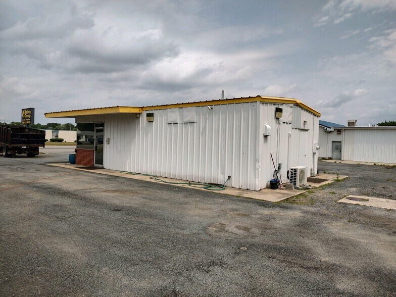 More Photos Of 7837 Ocean Gateway Dr, Easton Storefront Retail Office For Sale