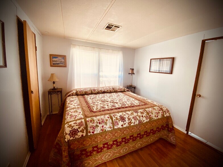 More Photos Of 18 W Allen St, Tombstone Trailer Camper Park For Sale