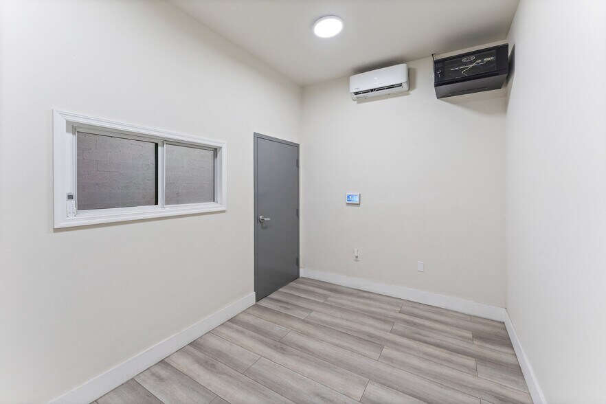 More Photos Of 13816 SW 142nd Ave, Miami Warehouse For Sale