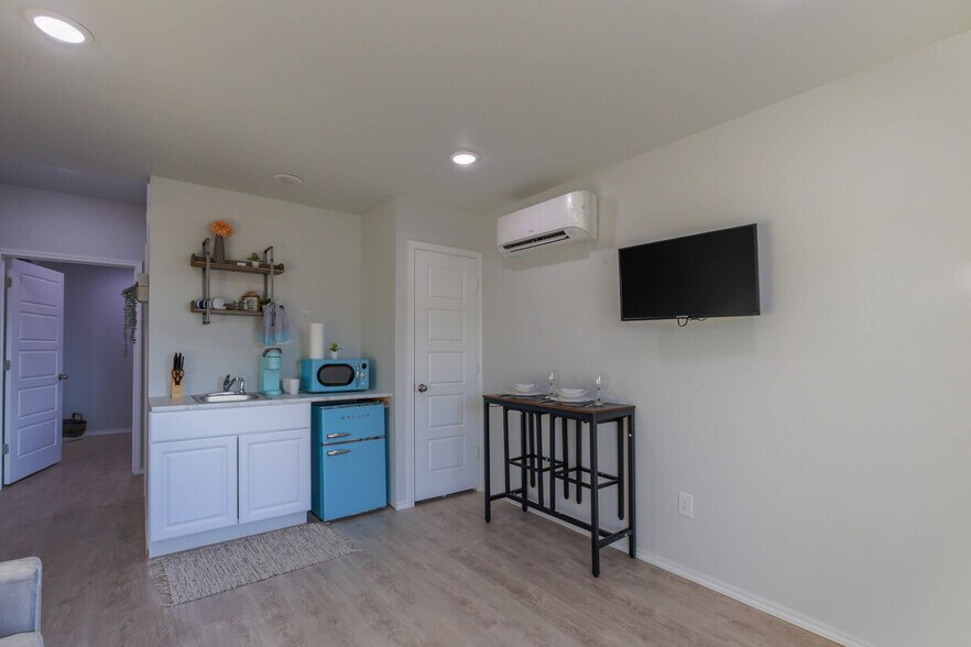 More Photos Of 420 Simon Crest, Canyon Lake Hospitality For Sale