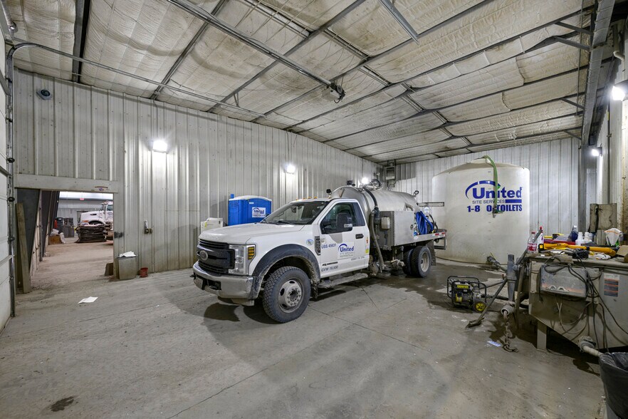 More Photos Of 44-46 Wilkins Peak Dr, Rock Springs Warehouse For Sale