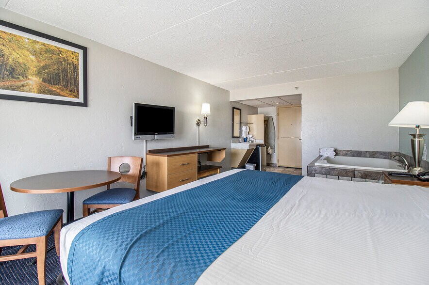 More Photos Of 1180 N Shore Dr, Mears Hospitality For Sale