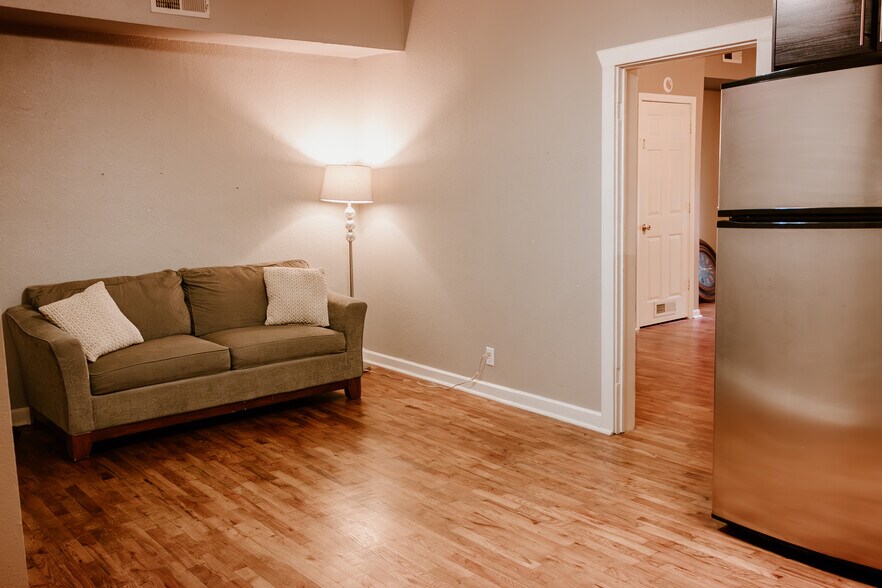 More Photos Of 10 S Silver St, Paola Office For Sale