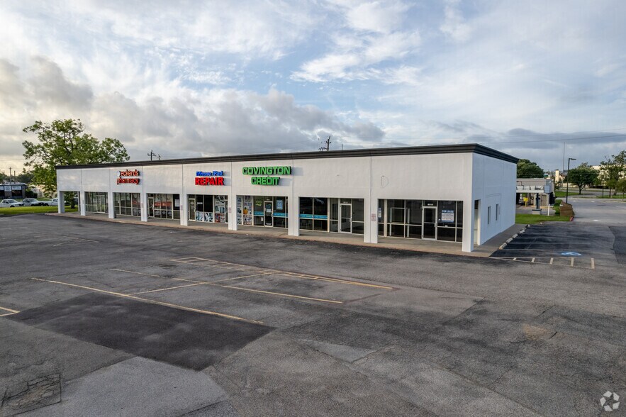 More Photos Of 120 Circle Way St, Lake Jackson Unknown For Lease