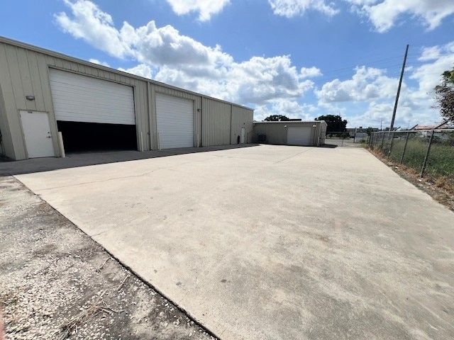 More Photos Of 5562 Leopard St, Corpus Christi Warehouse For Lease