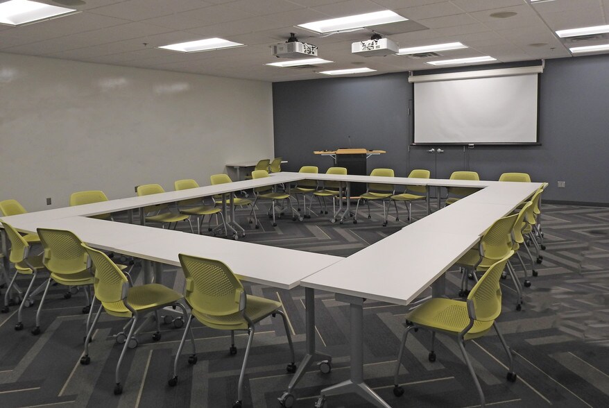 More Photos Of 12301 Whitewater Dr, Minnetonka Office For Lease