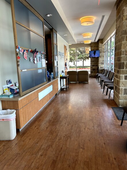 More Photos Of 1616 FM 685, Pflugerville General Retail For Sale