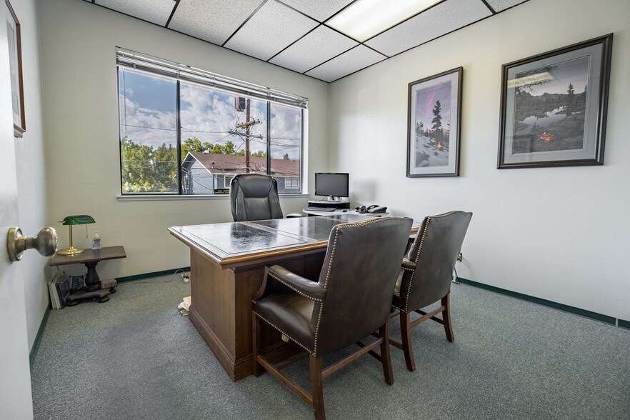 More Photos Of 110 W Arroyo St, Reno Office For Sale