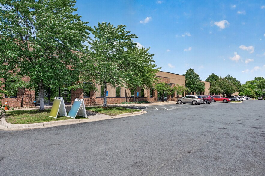 More Photos Of 521-563 Phalen Blvd, Saint Paul Coworking Space