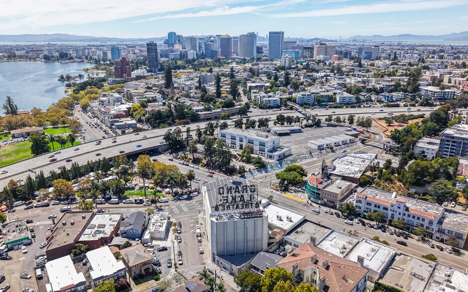 More Photos Of 3718 Grand Ave, Oakland Office For Lease