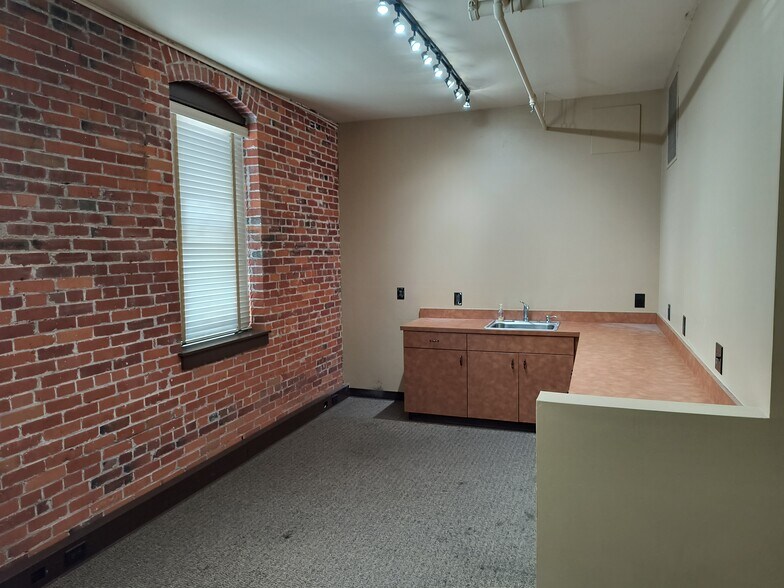 More Photos Of 170 S Lincoln St, Spokane Loft Creative Space For Lease
