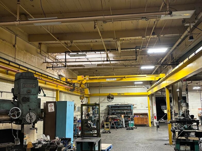 More Photos Of 1014-1054 N Kolmar Ave, Chicago Warehouse For Lease