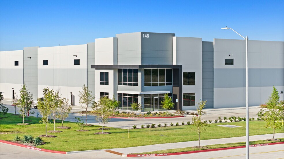 More Photos Of 148 Parker Way, Hutto Distribution For Sale